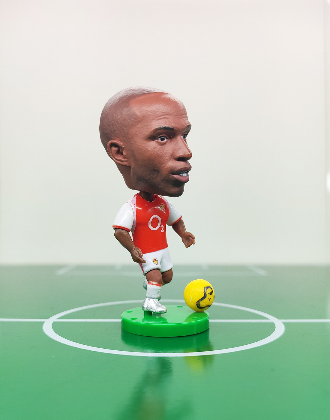 Фигурка Thierry Henry в форме Arsenal SN1-SN2-31 (6,5 см) Сувенирная фигурка Thierry Henry в форме Arsenal SN1-SN2-31 (6,5 см)