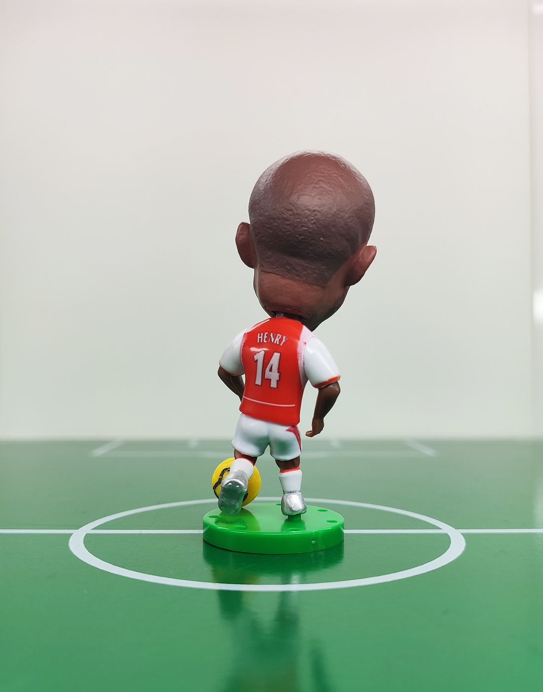 Фигурка Thierry Henry в форме Arsenal SN1-SN2-31 (6,5 см) Сувенирная фигурка Thierry Henry в форме Arsenal SN1-SN2-31