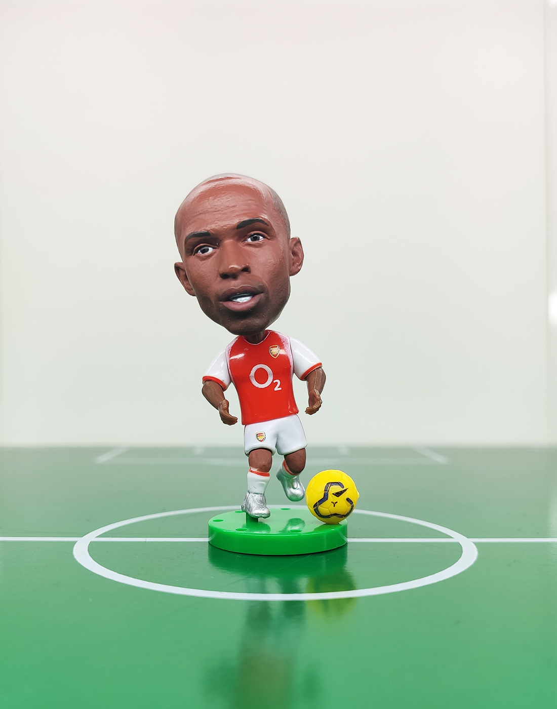 Фигурка Thierry Henry в форме Arsenal SN1-SN2-31 (6,5 см) Фигурка Thierry Henry в форме Arsenal SN1-SN2-31 (6,5 см)